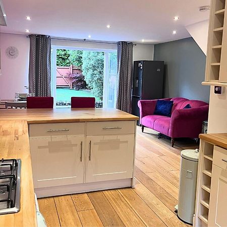 Jekyll'S On Hyde - Spacious Town House - Central Winchester - Free Parking, Sleeps 5 - By Xplus Stays Exterior photo